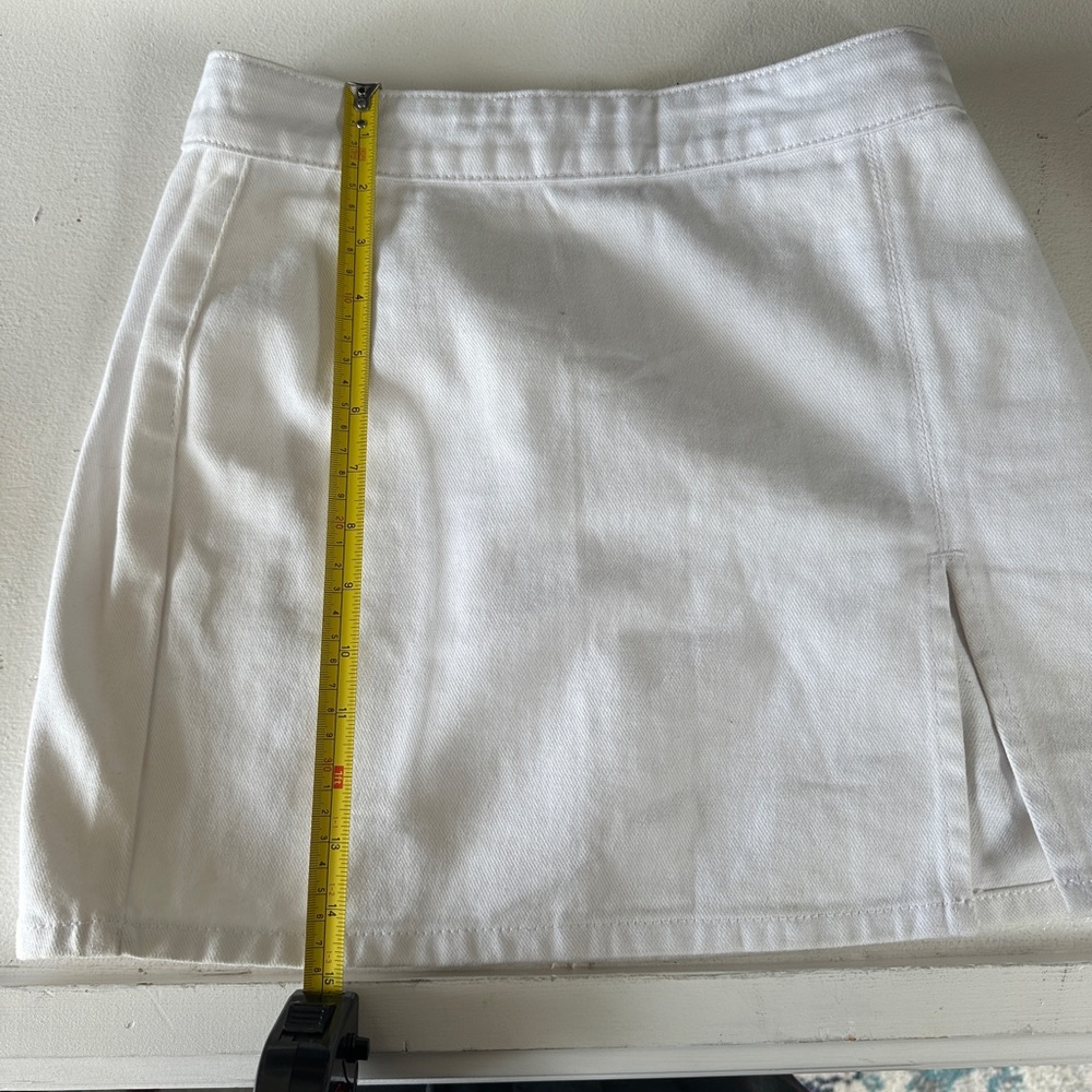Lioness Revolve White cotton mini skirt with slit Revolve